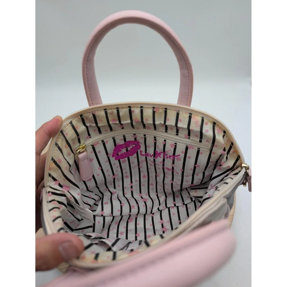 Luv Betsey luv betsey